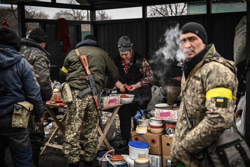 ÕHTULEHT MOLDOVAS | Ukrainasse võitlema naasvad ukrainlased on kangelased: „Kuidas sa saad kõrvalt vaadata, kui keegi süütab su kodu, aga keegi teine ei huvitu piisavalt, et leeki kustutada?“
