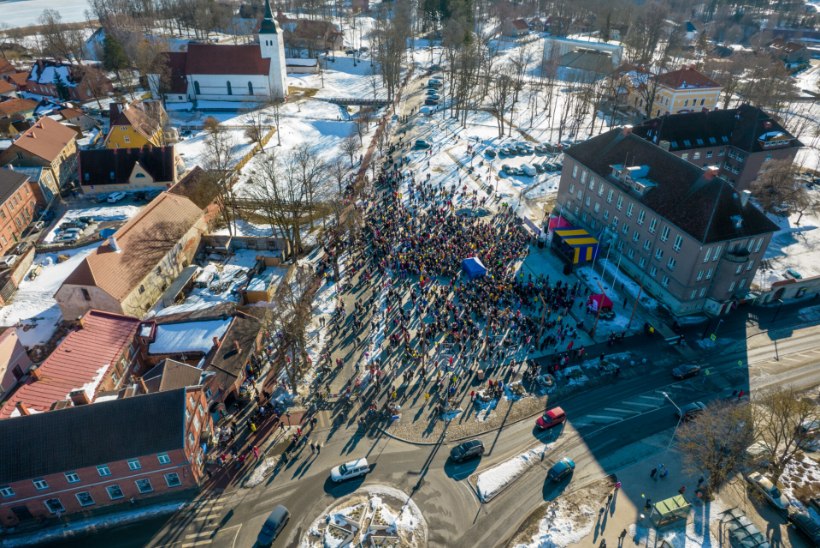 FOTOD | Viljandis toimunud heategevuslik kontsert tõi Ukraina toetuseks kokku sadu inimesi