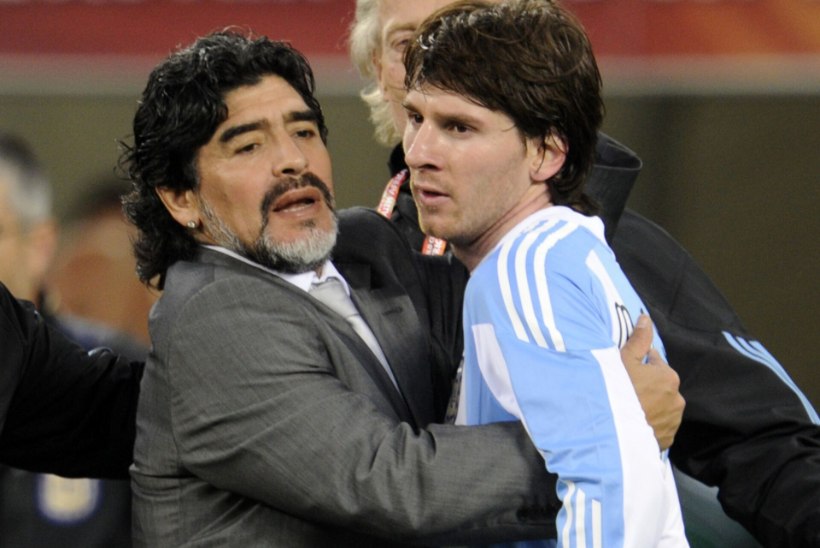 Maradona tätoveering ja Messi pilt päästsid Lõuna-Ameerika ajakirjanikud Ukrainas suurest jamast