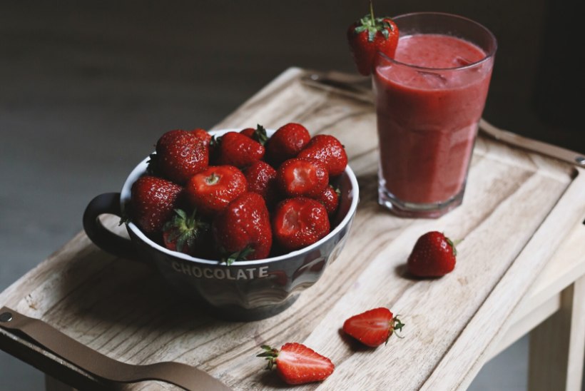 EVELIN ILVESE KOKAKOOL | Astelpaju-maasika smuuti