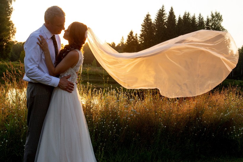 LUMMAVAD FOTOD | Trummar Hele-Riin Uib abiellus: pulmapäev oli muinasjutuline