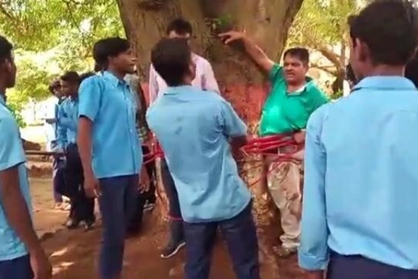 India õpilased andsid kehvade eksamitulemuste eest õpetajale peksa