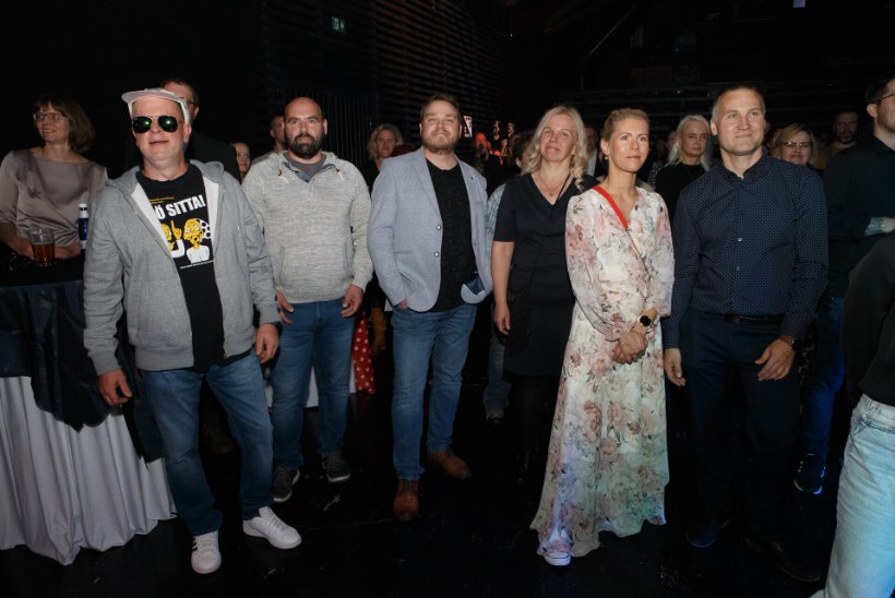 GALERII | Rakvere teatri hooaja avapeol võis märgata nii kauneid õhtukleite kui ka nokamütse ja dressipluuse!