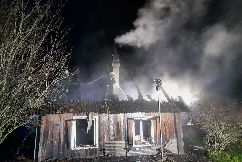 FOTOD | Põlvamaal hukkus elumaja tulekahjus inimene