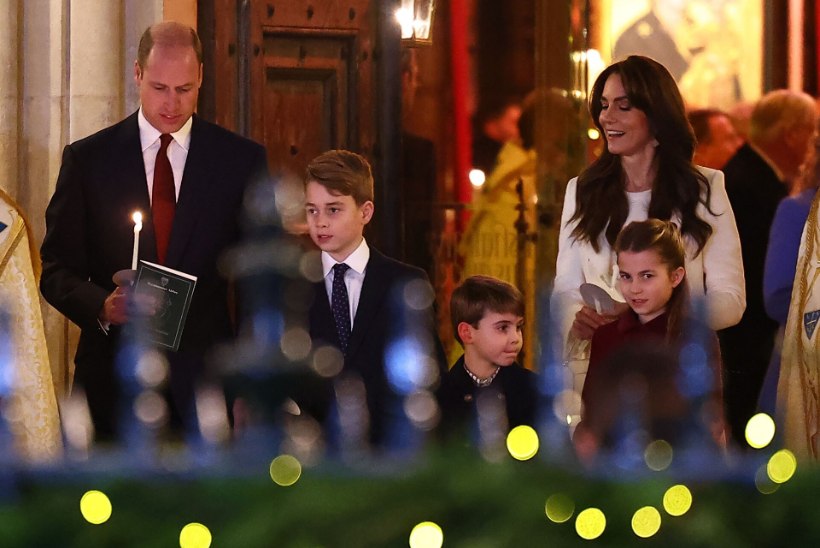 Prints William ja printsess Catherine jagasid kriitikale vaatamata veel ühte mustvalget jõulupostkaarti