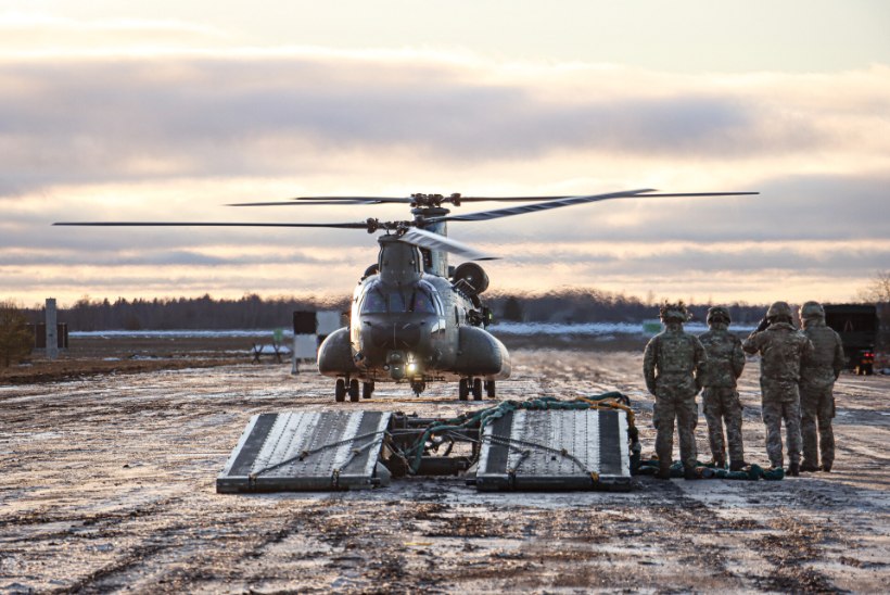 FOTOD | Brittide Chinooki helikopterid teevad Eestis harjutuslende