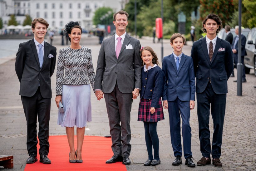 Taani prints Joachim lahkub pärast tiitlitüli koos perega Euroopast 