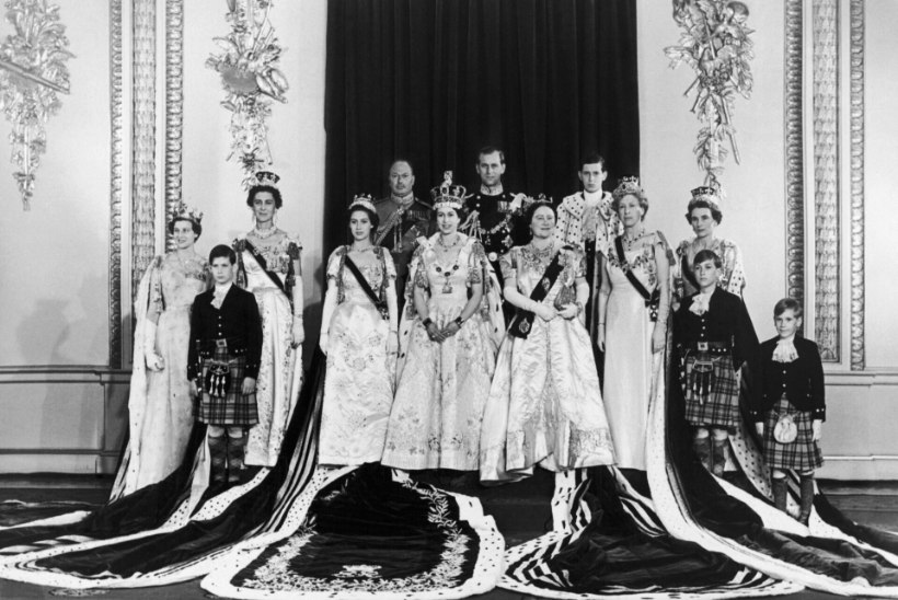 KULDNE KVARTETT: Charlesi kroonimistseremoonial osaleb neli inimest, kes olid 70 aastat tagasi tunnistajaks tema ema kroonimisele