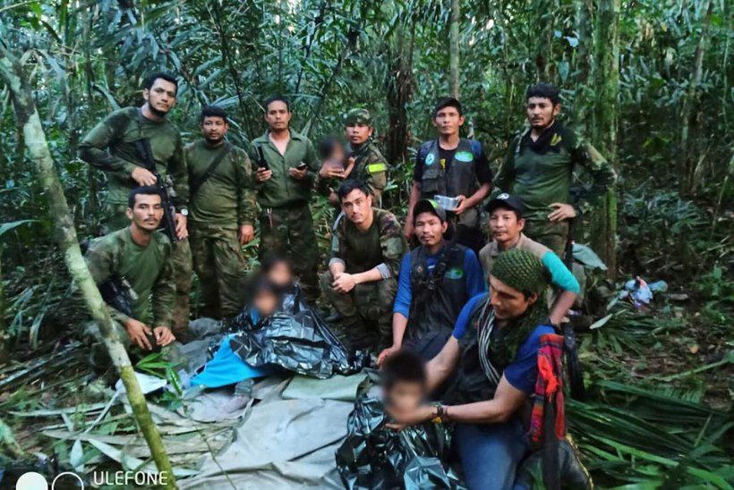 FOTOD | Colombias lennuõnnetuse järel Amazonase metsas 40 päeva kadunud olnud lapsed leiti elusana