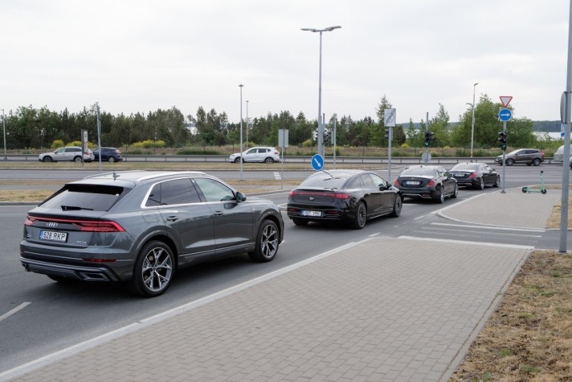 FOTOD | VIP-id on kohal! Rokkansambel Scorpions saabus Tallinna lennujaama eralennukiga