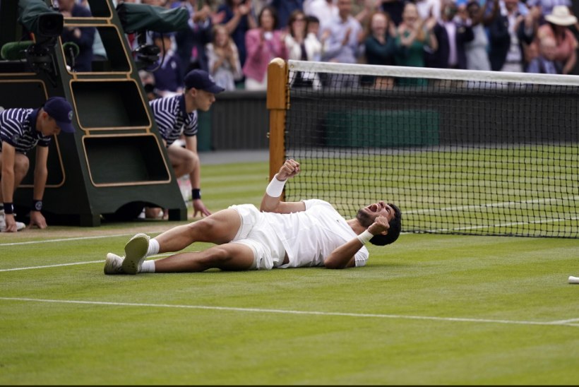 UUS VALITSUSAEG: Alcaraz tõukas Wimbledoni finaalis Djokovici troonilt ja haaras suurelt kolmikult teatepulga endale
