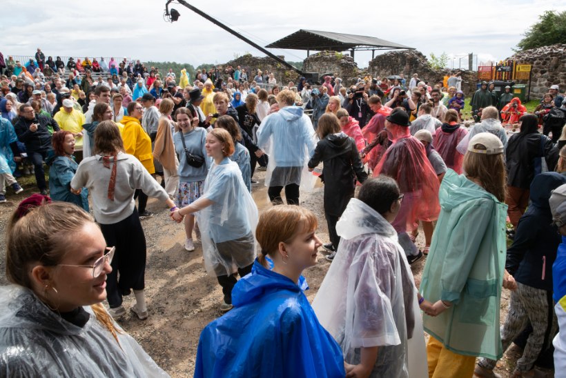 TÄNA ALGAB 30. VILJANDI FOLK | Kuidas kasvas põlve otsas tehtud tilluke Pärimusa hiiglaslikuks pärimusmuusika festivaliks?