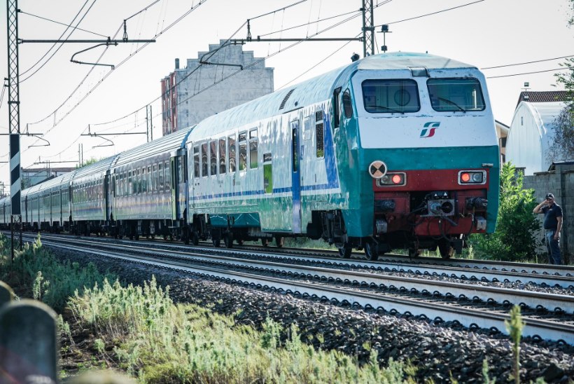 TRAAGILINE ÕNNETUS: Itaalias põrutas rong otsa viiele raudteetöölisele