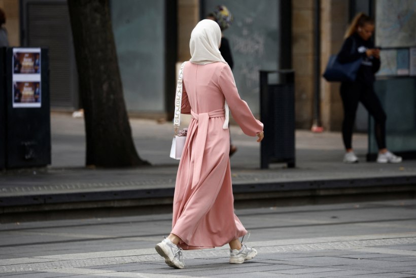 Prantsuse koolid saatsid koju kümneid moslemitüdrukuid