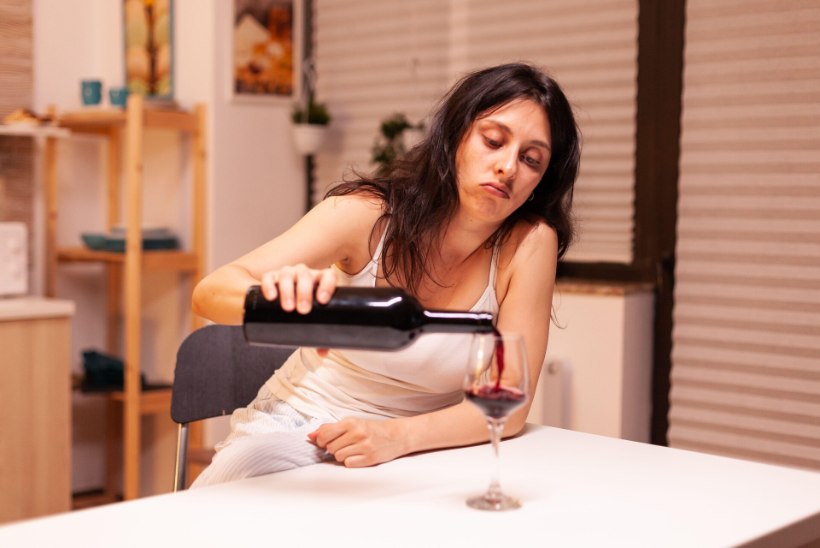 ELUSTIIL VÕI SÕLTUVUS? „Veini juuakse sageli üksinda ega piirduta vaid klaasikesega.“