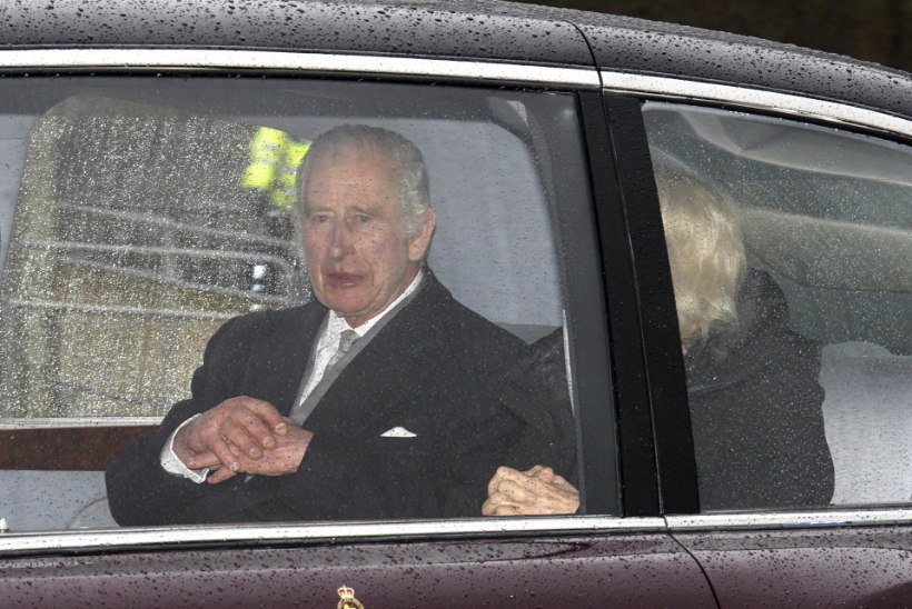 VÄHIRAVI JÄTKUB: Charles III naasis nädalase puhkuse järel Londonisse