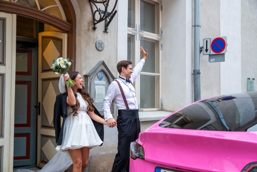 PILK TÄHTSALE PÄEVALE: värsked abikaasad Hendrik ja Maria Terras jagavad videoklippi pulmapäevast