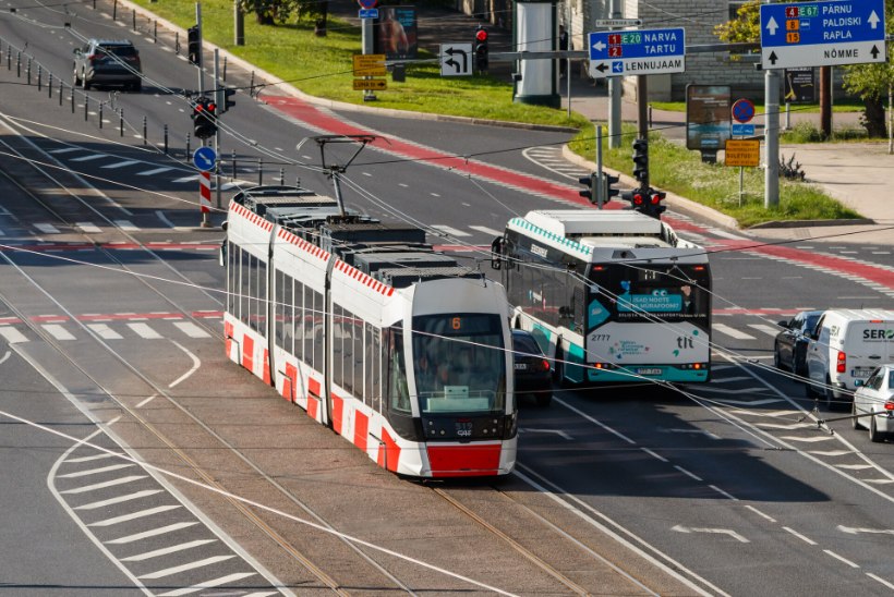Tallinna võimukõnelejad otsustasid, et ühistransporti pealinlastele tasuliseks ei tehta