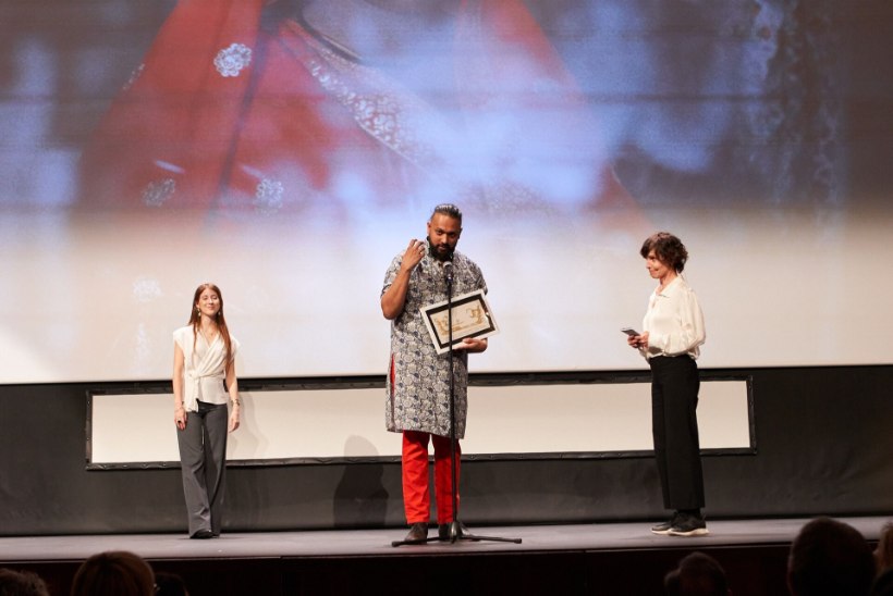 Anna Hintsi lühimängufilm „Pimeala“ võitis inimõiguste filmifestivalil olulise auhinna