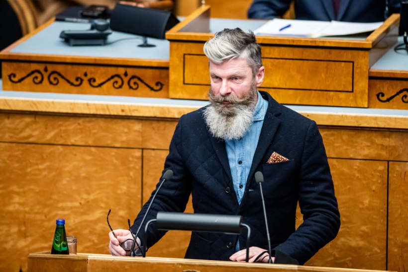 Hiiumaa vallavalitsus esitas endise Kärdla osavallavanema Aivar Viidiku kohta kuriteoteate
