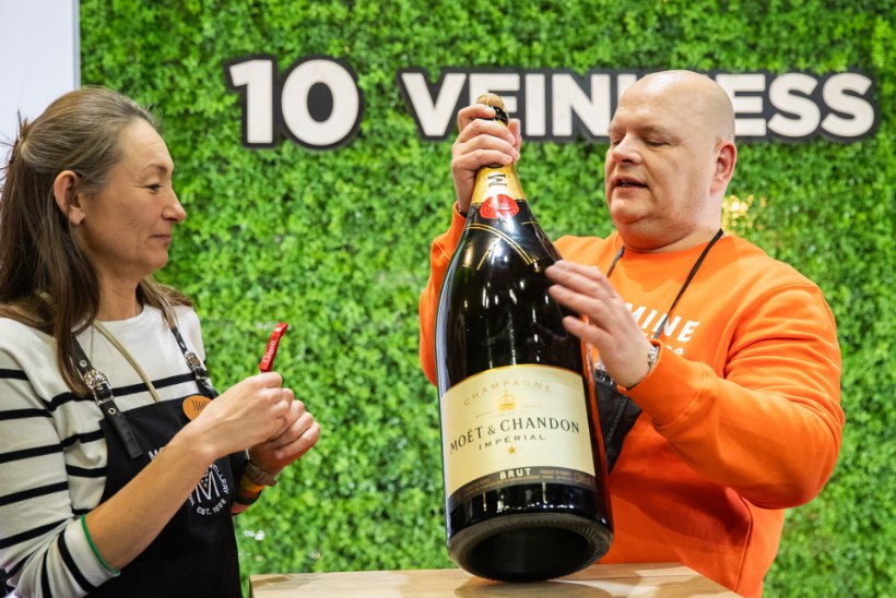 GALERII | VEINIMESS KULTUURIKATLAS: veinisõprade tippsündmust tähistati 12-liitrise šampanjaga  