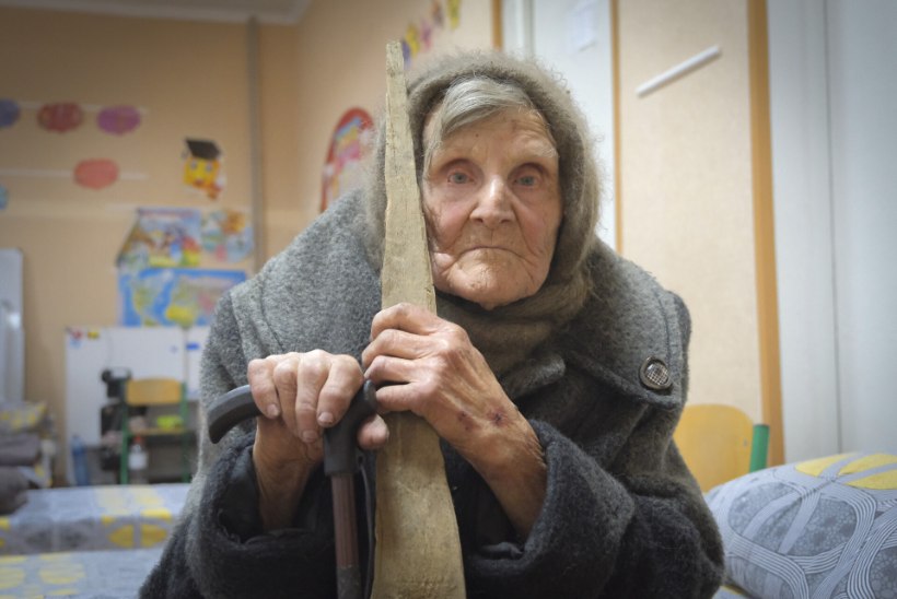 98aastane sussides naine kõndis kilomeetreid, et Vene vägede eest põgeneda