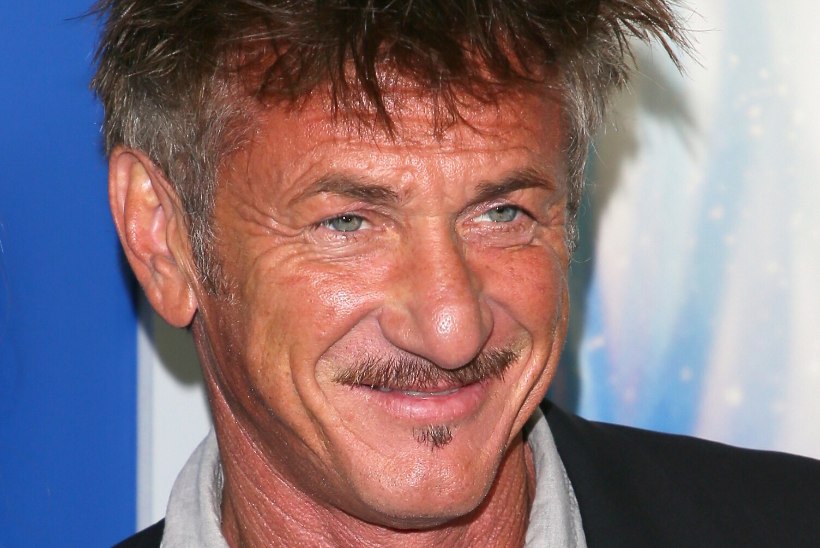 MINGE HOTELLI! 64aastane Sean Penn ameles tänaval Moldovast pärit noore iludusega