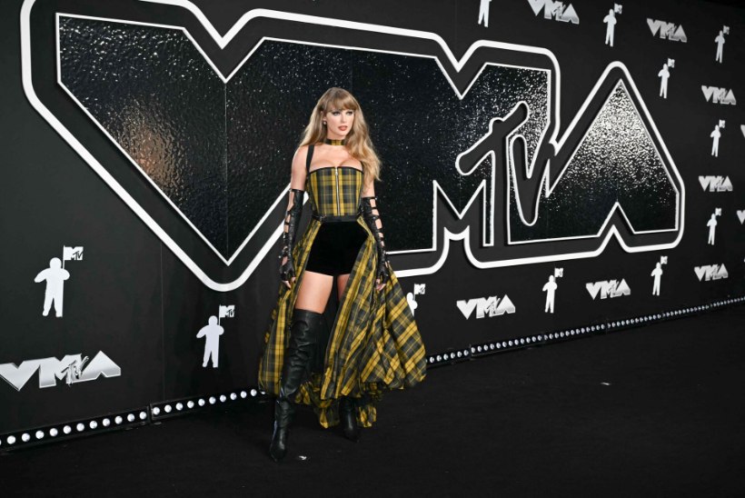 SÜLETÄIS AUHINDU: Taylor Swift ülistas MTV gala tänukõnes oma kallimat