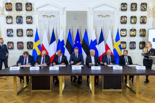 Rail Baltica põhitrassi ehitus saab suure hoo sisse: mängu astuvad maailma tipptegijad