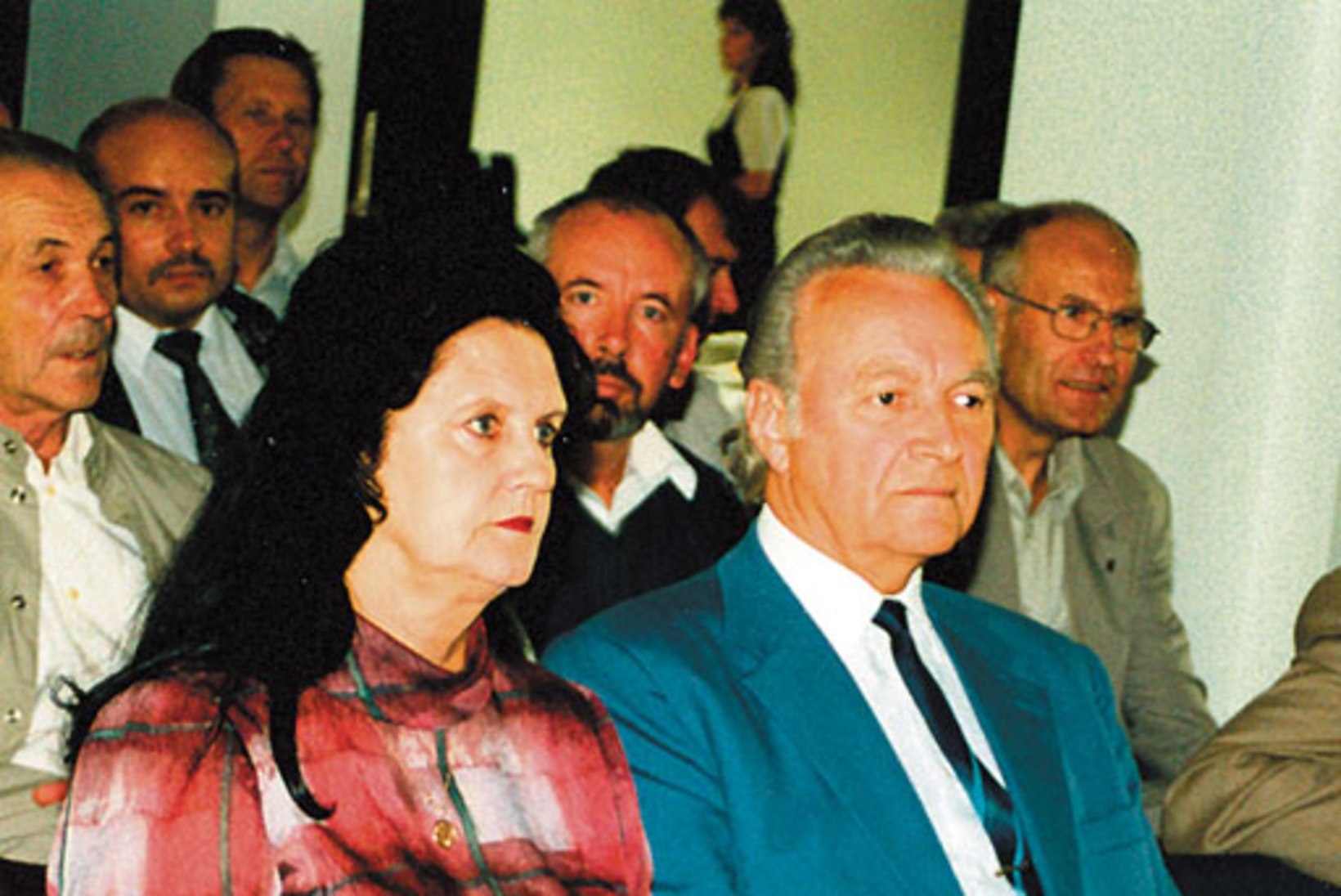 Lennart Merist tegi presidendi võltskiri, Arnold Rüütlit aitasid tuhanded kätlemised