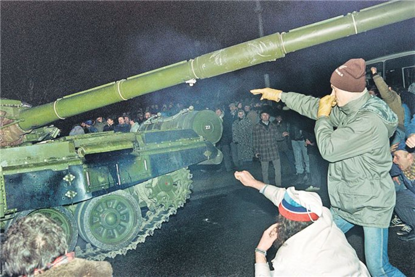Kui rahvas paljakäsi vene tankide vastu läks