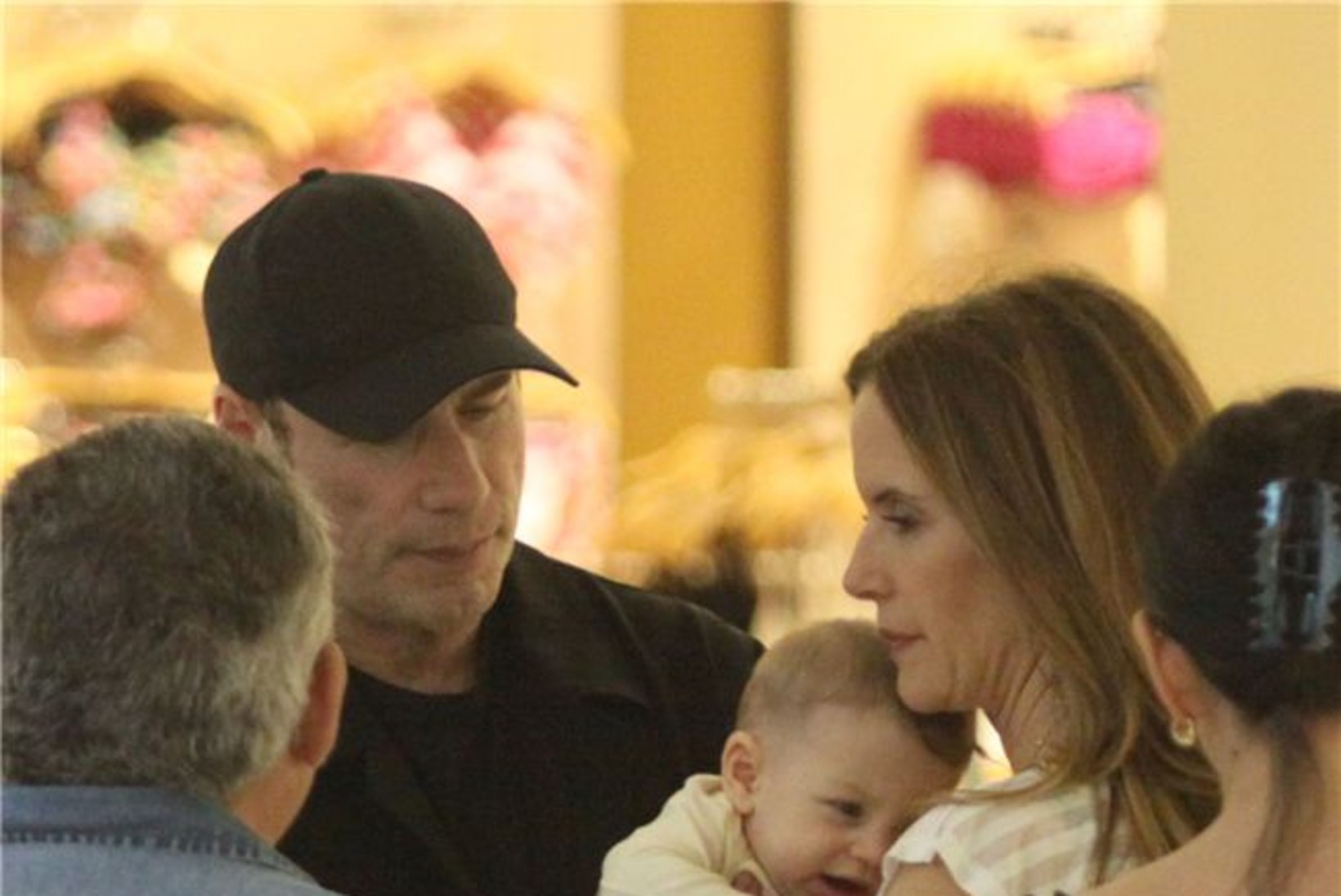 PILTUUDIS: vaata Travoltade perre õnne toonud beebit!