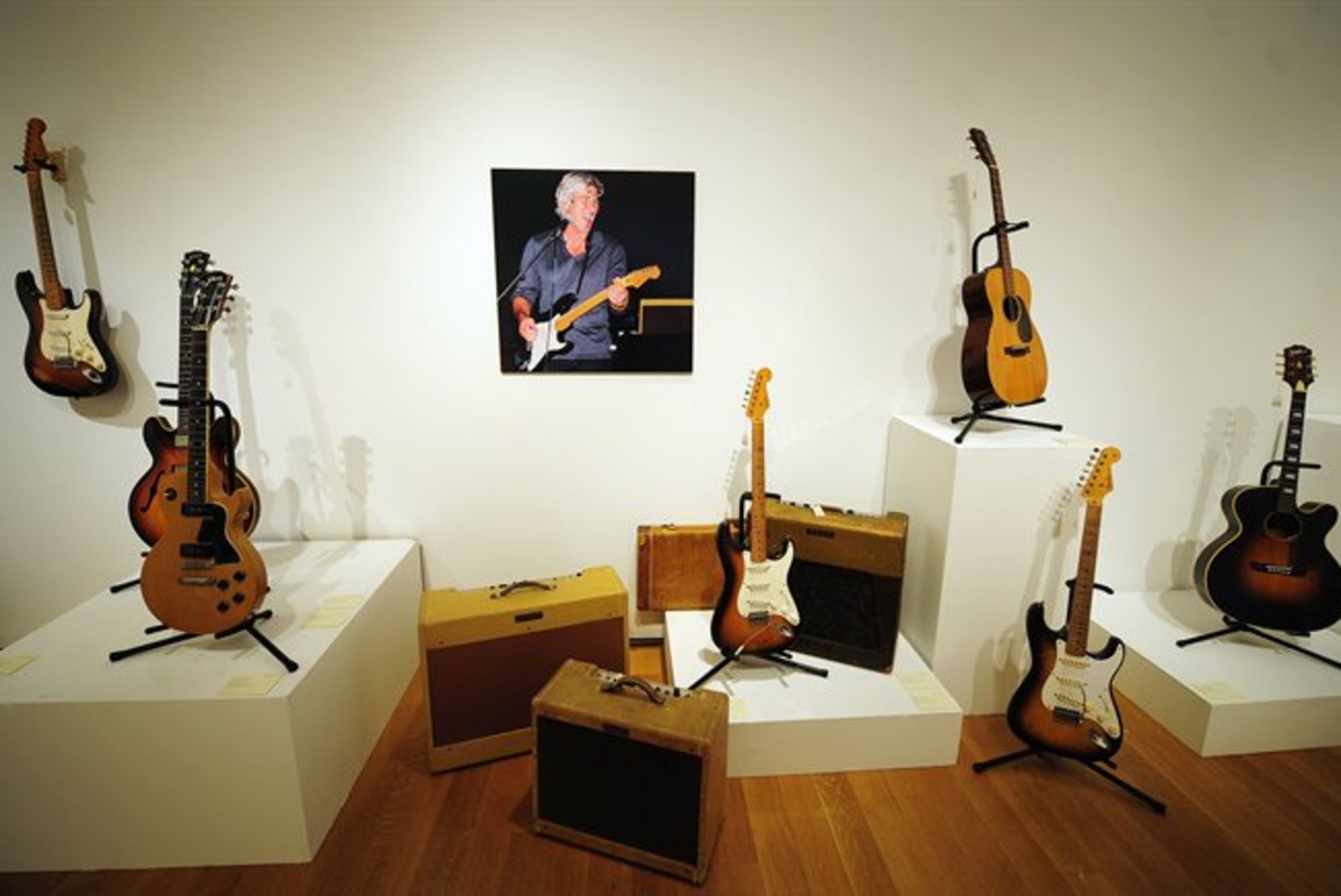 Richard Gere'i kitarride eest maksti oksjonil ligi miljon dollarit