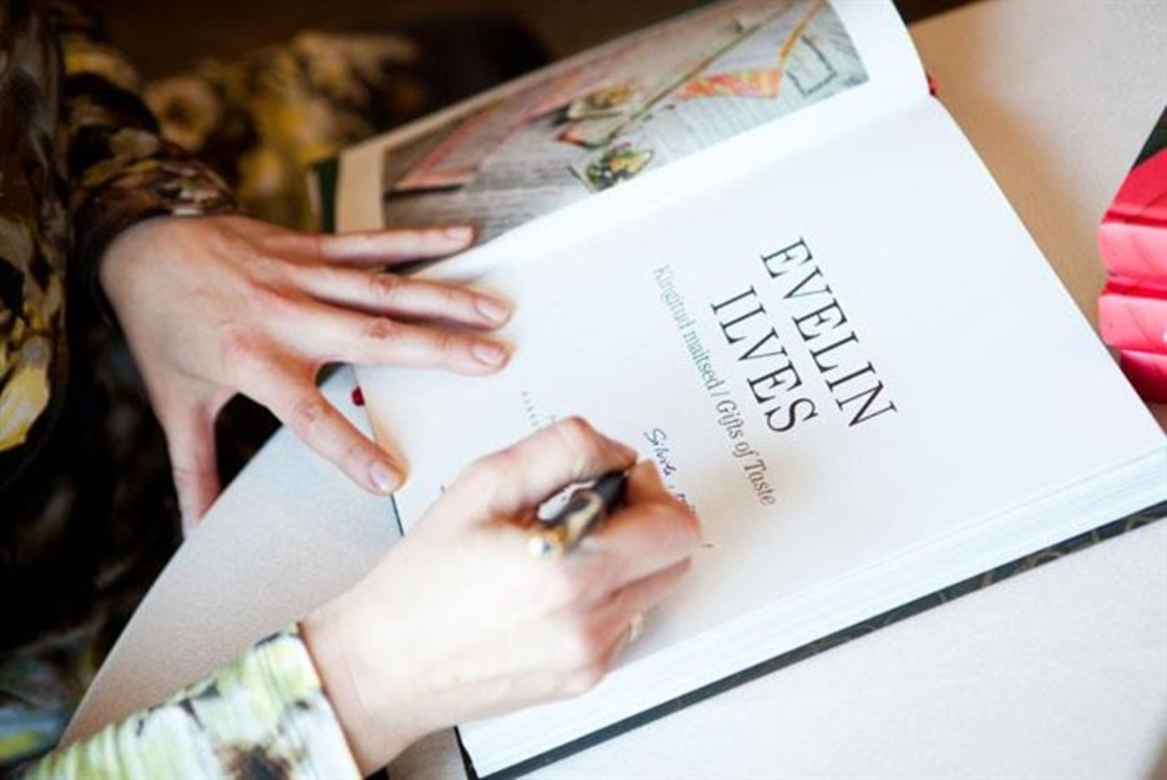 Evelin Ilvese raamatuprojekt neelab üle 60 000 euro
