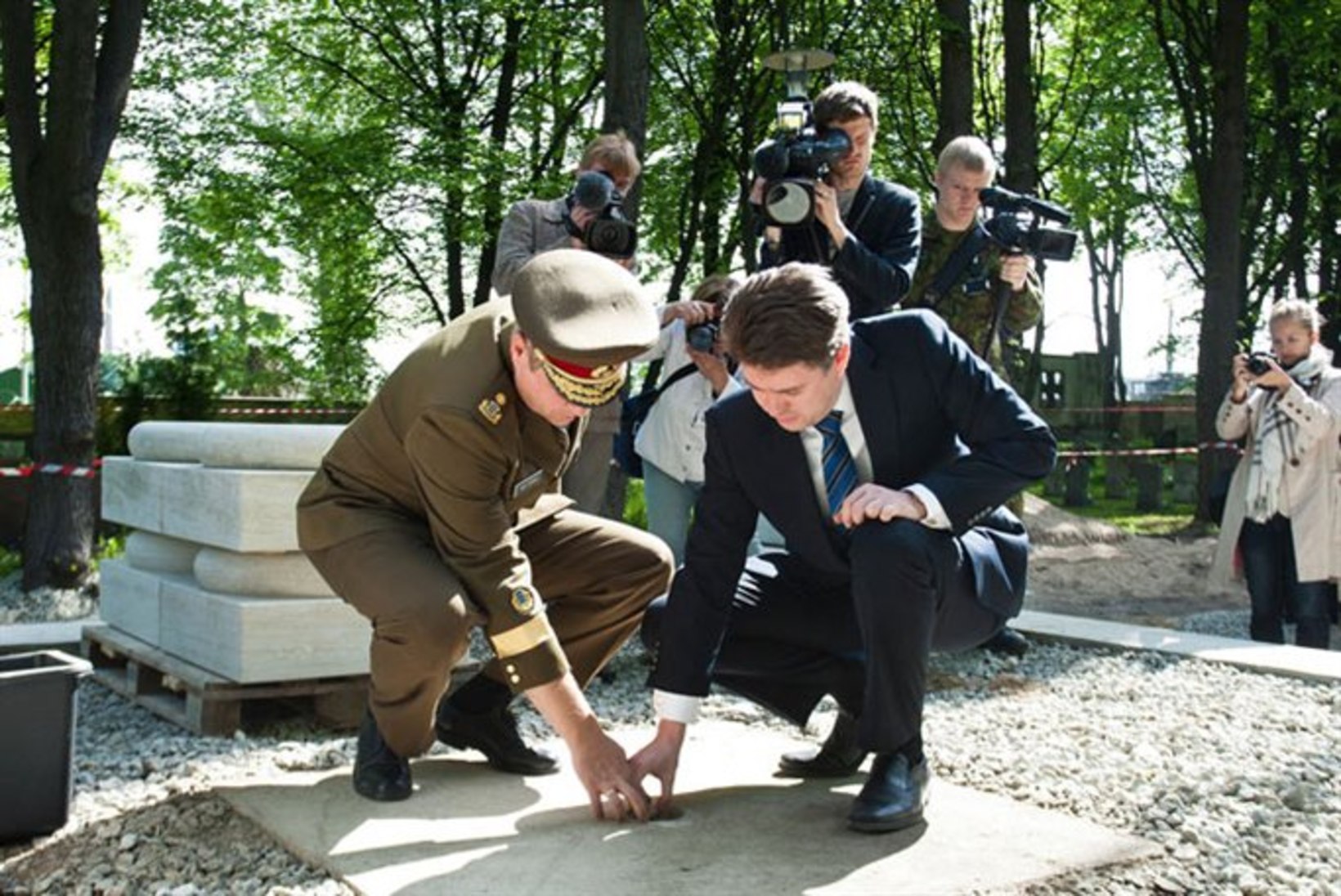 Kaitseväe kalmistul taastatakse Vabadussõja mälestusehis, täna pandi nurgakivi
