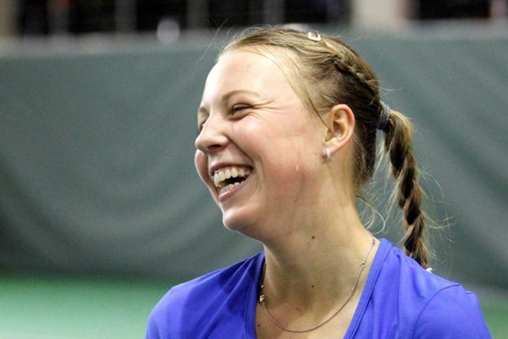 Anett Kontaveit alustas Wimbledoni noorteturniiri raske võiduga