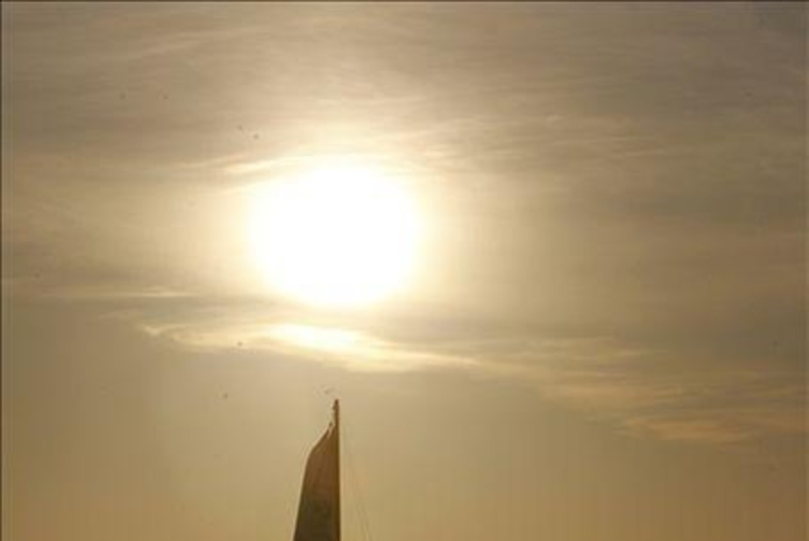 GALERII: päikesetõus purjelaeval "Kajsamoor"