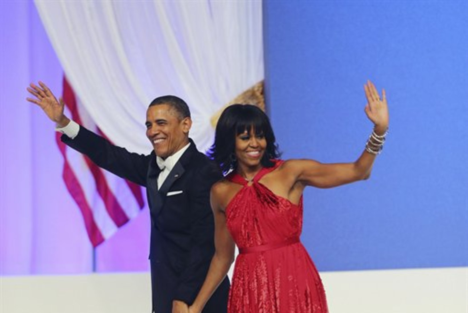 Moeikoon Michelle Obama: presidendiproua kelmikas tukk ja seksikas õhtukleit röövisid kogu tähelepanu