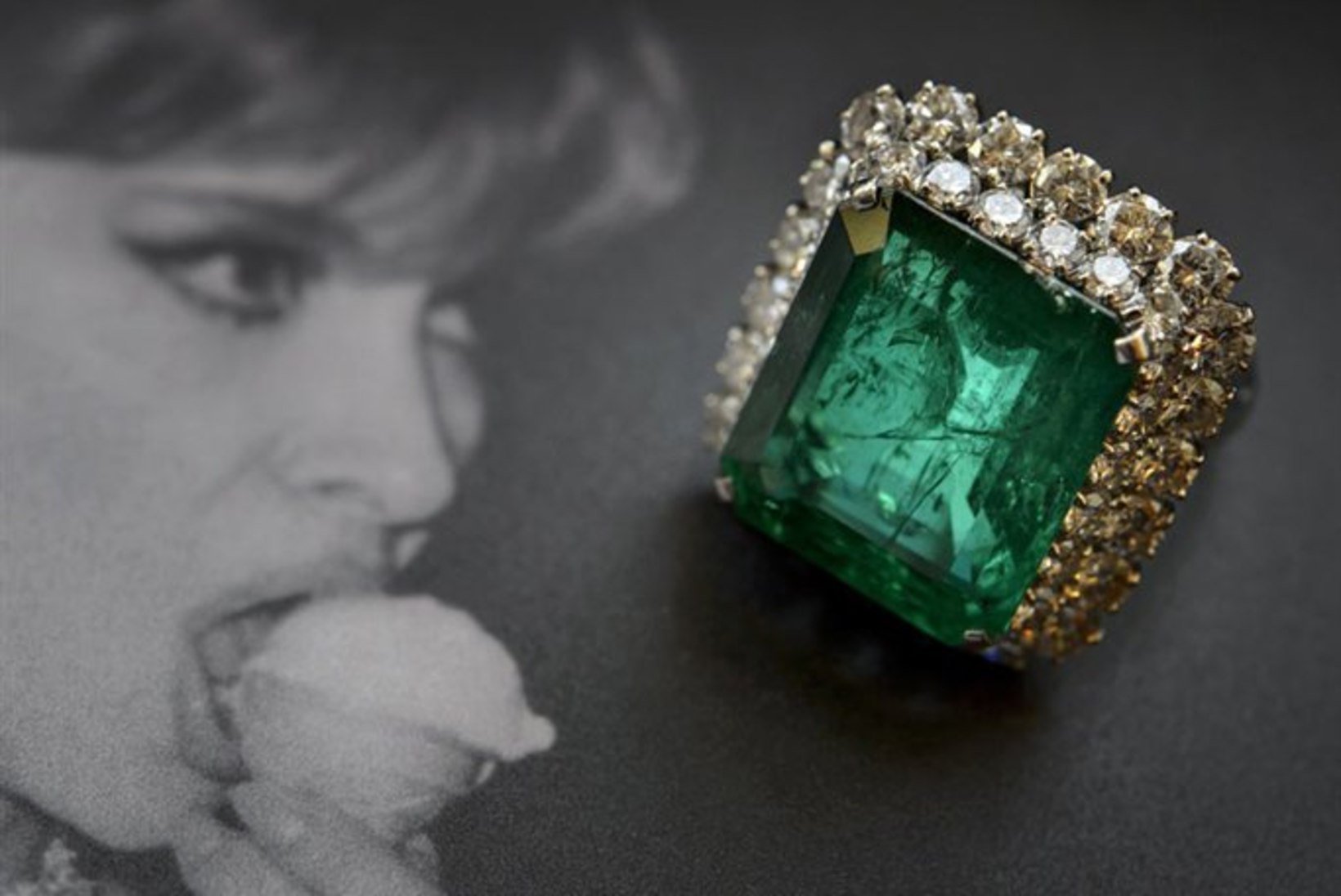 Vaata Gina Lollobrigida luksuslikke juveele, mis täna oksjonil maha müüakse