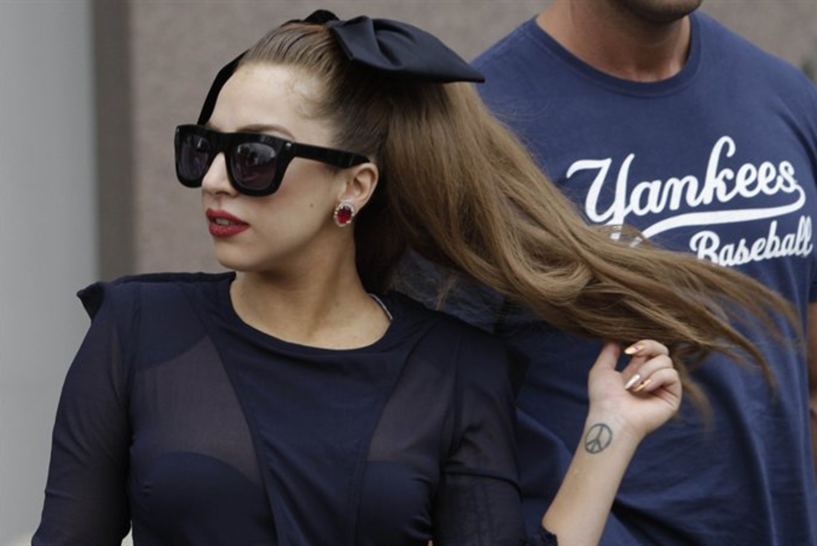 Lady Gaga kinkis peikale sünnipäevaks 43 414 eurot maksnud ... koti
