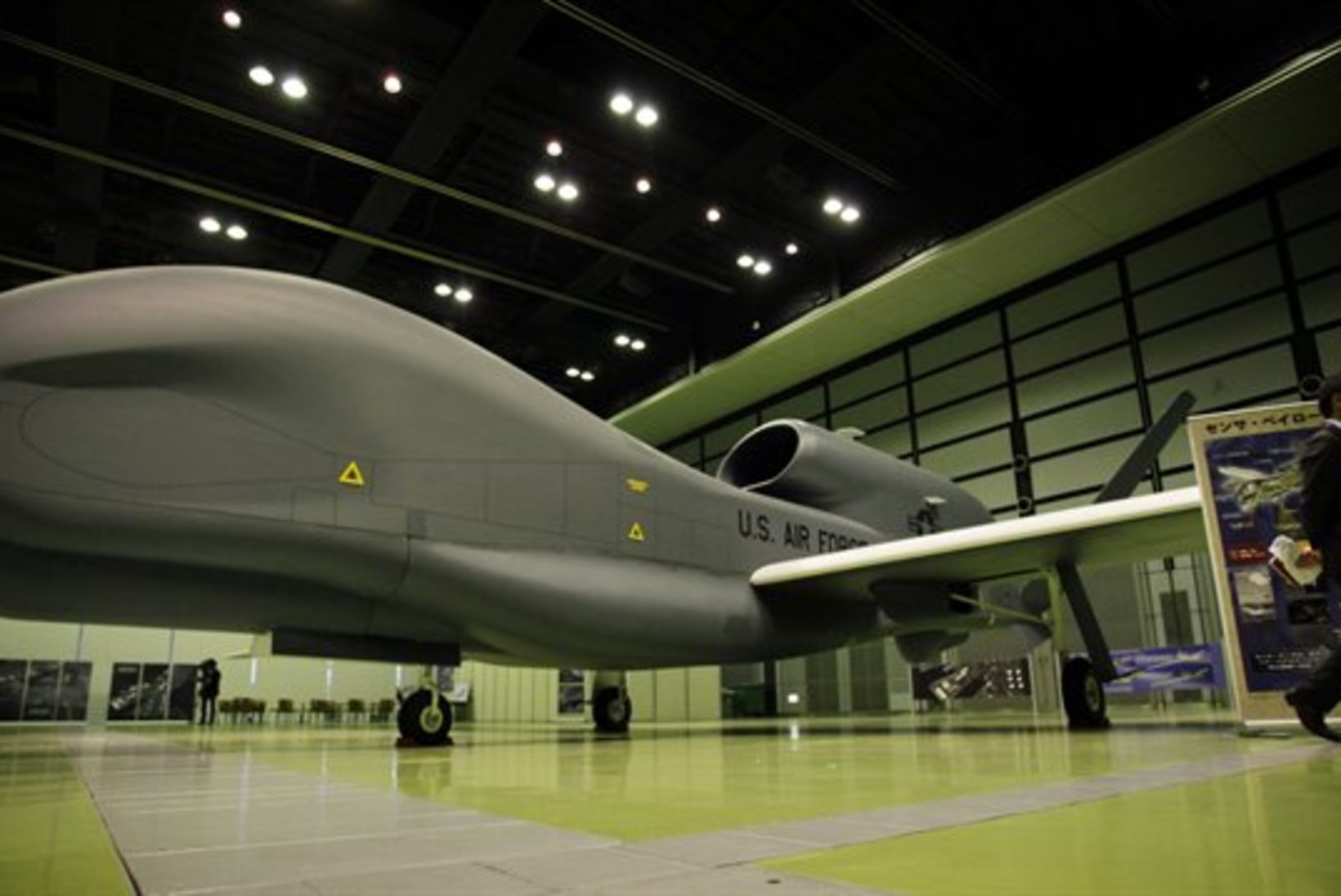 Droonide ajastu: sõjatandril külvavad surma ja hävingut masinad, mida juhitakse teiselt mandrilt