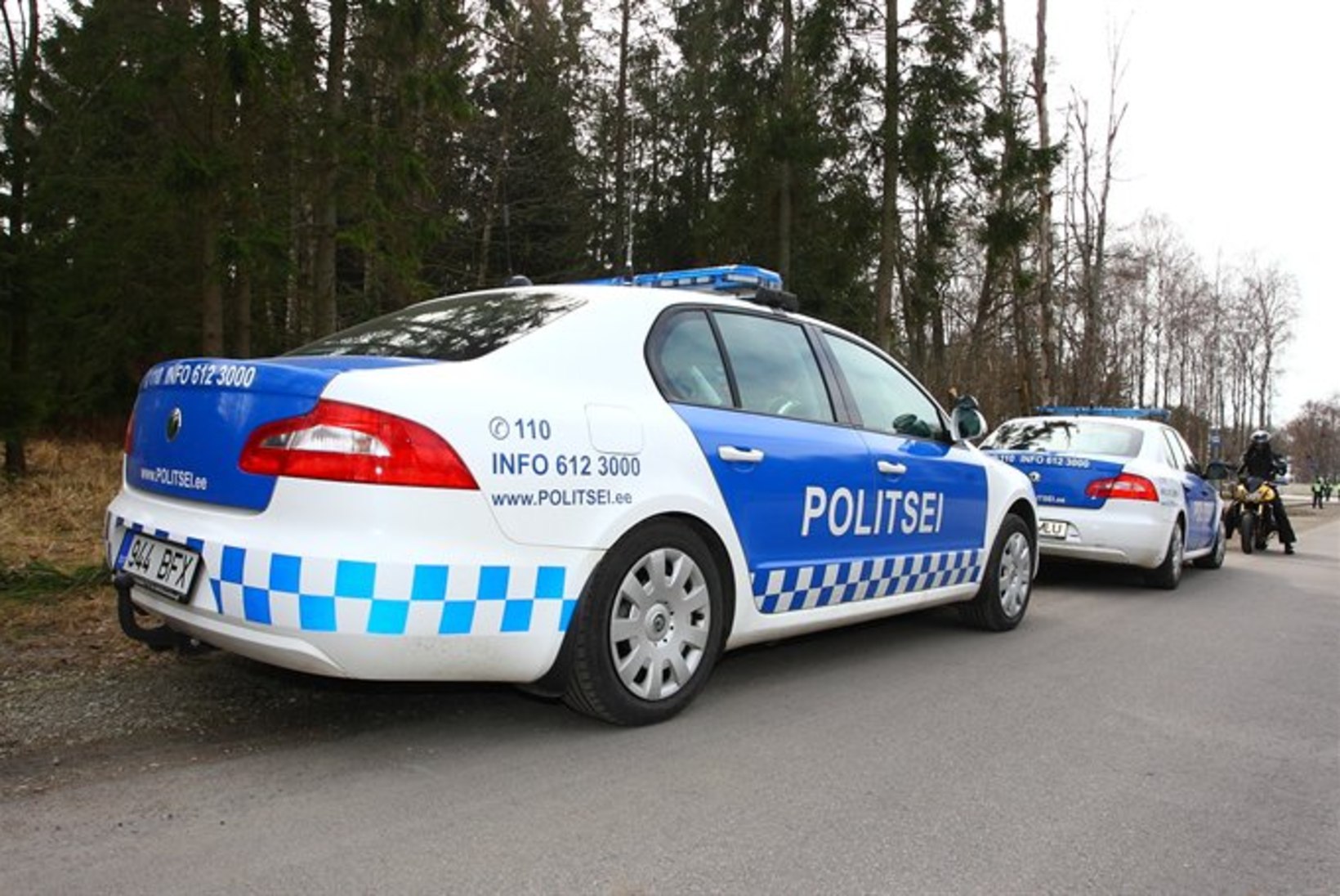 Välismaa numbrimärkidega autot seostatakse kahe vargusega Lõuna-Eestis