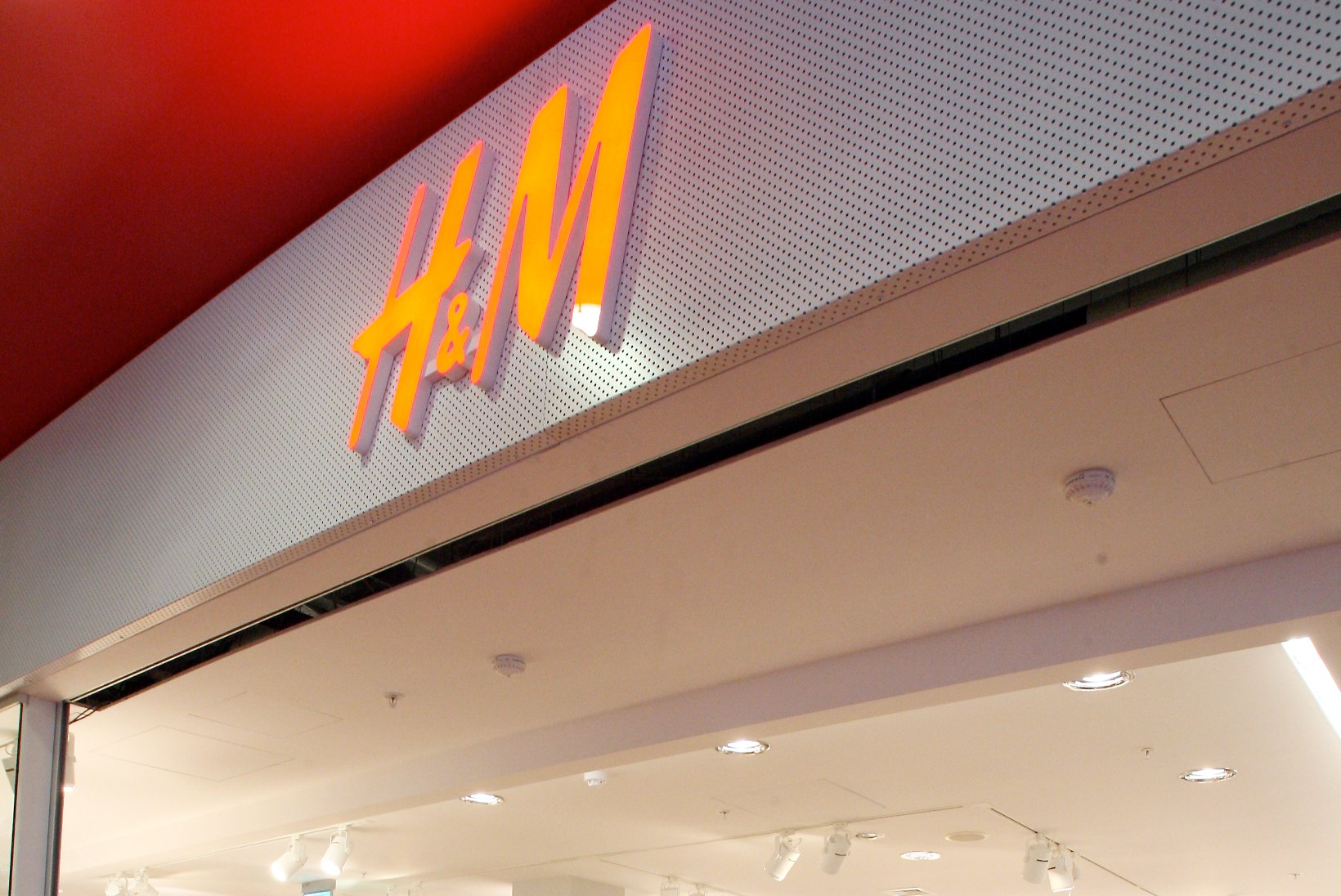 OLE KOHAL: H&M avab Postimajas esinduspoe
