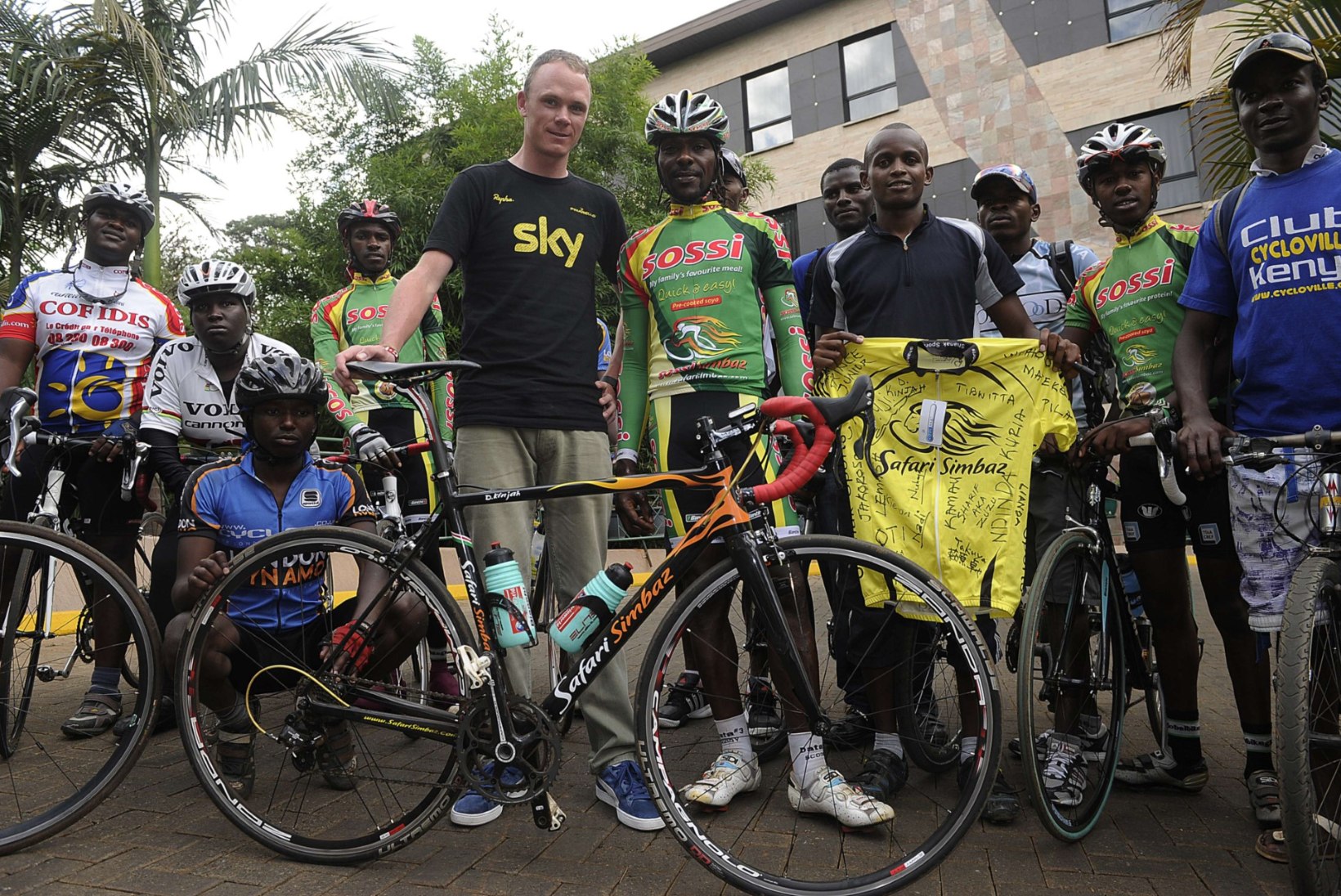 Froome paneb Aafrika rattaspordi arendamiseks oma raha mängu
