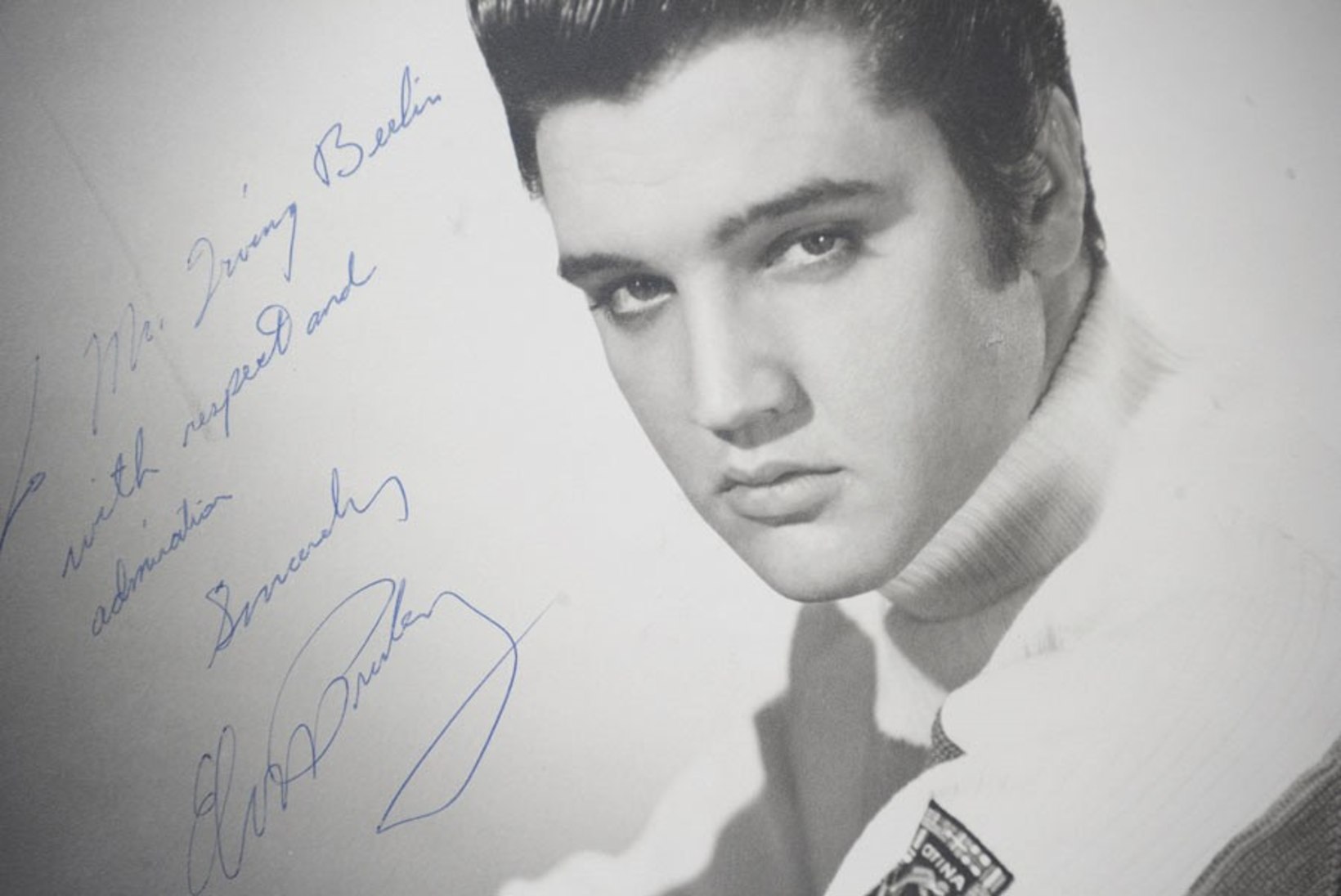 Elvis Presley kingitud plaadimängija pannakse oksjonile