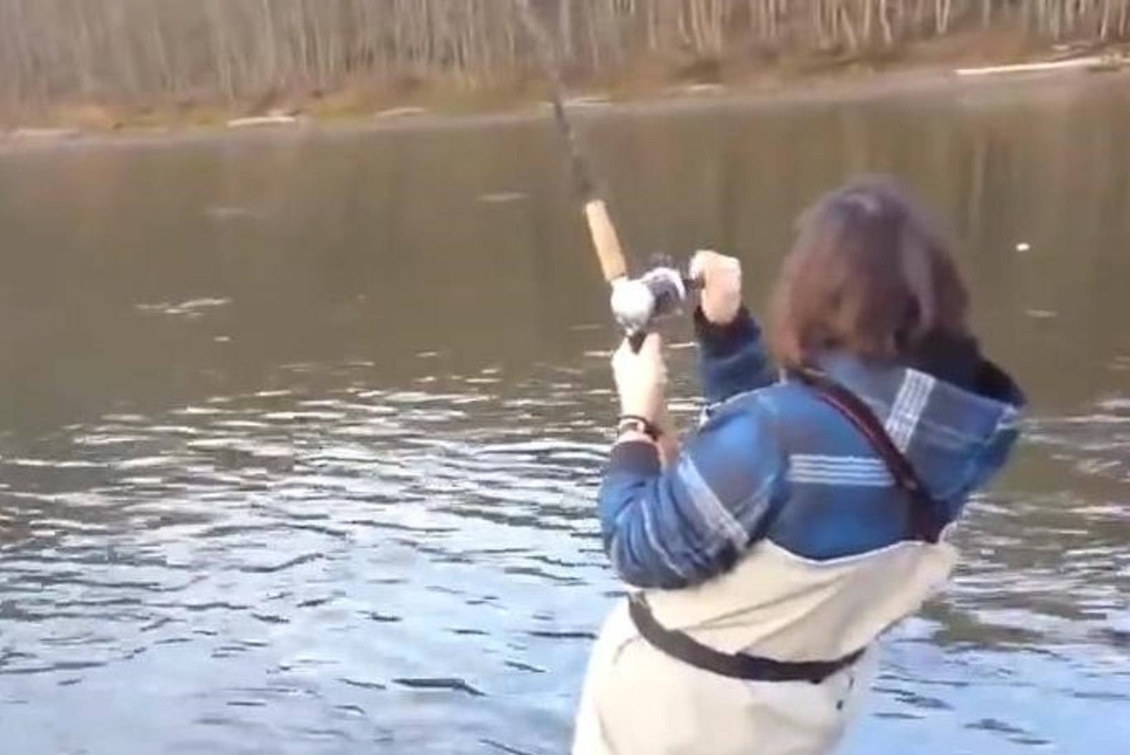 VIDEO: Kala välja tõmbamine paneb naise hirmust röökima