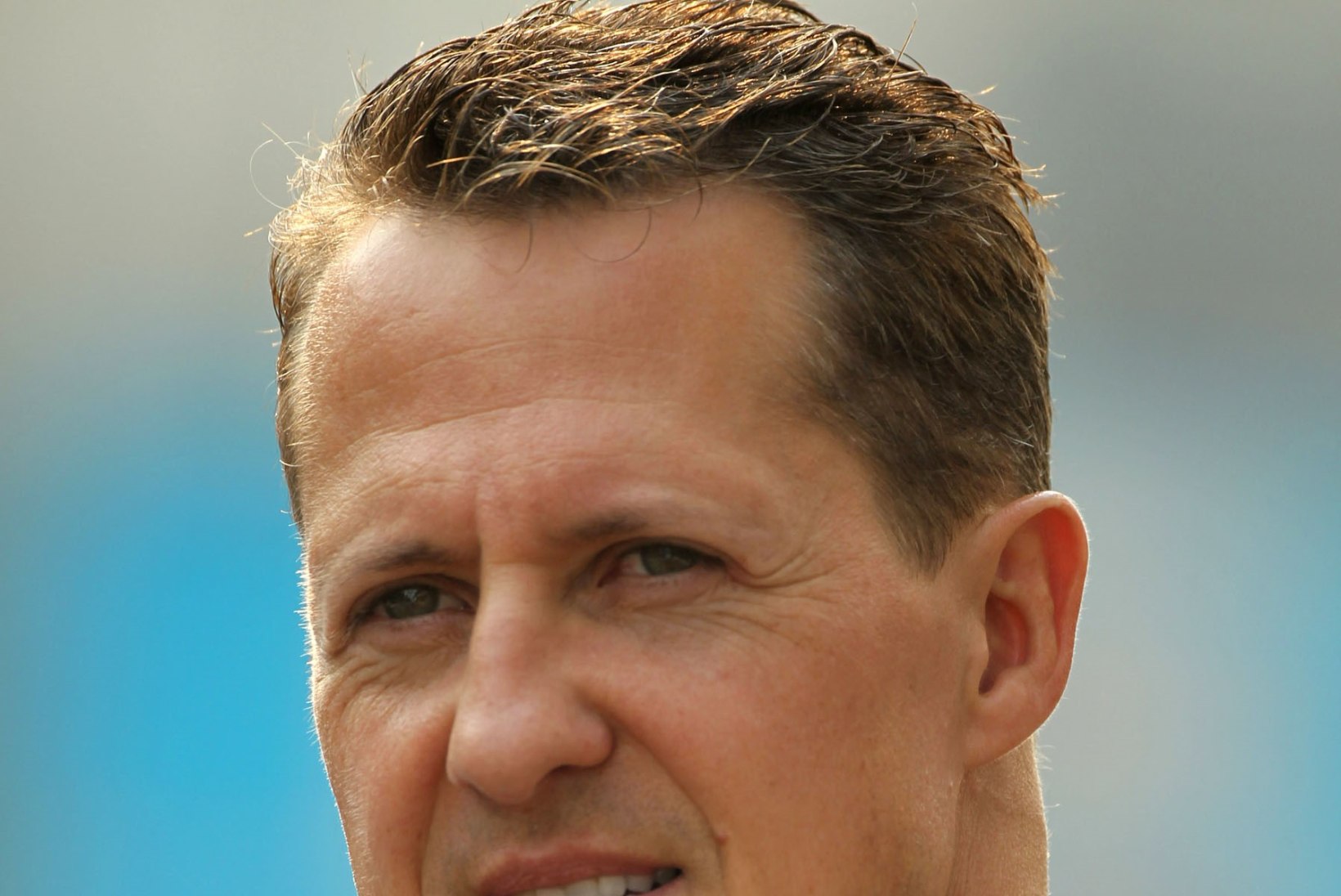 VÕITLUS ELU EEST: Ajuoperatsioonil käinud Michael Schumacheri seisund on kriitiline