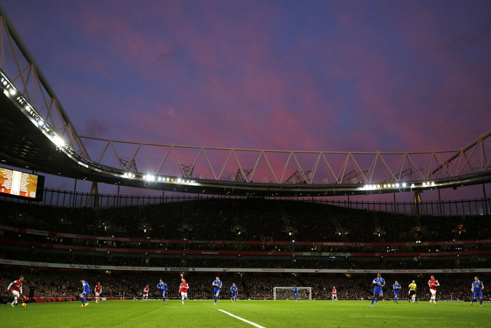 GALERII: Arsenal ja Everton pakkusid ägeda lõpu