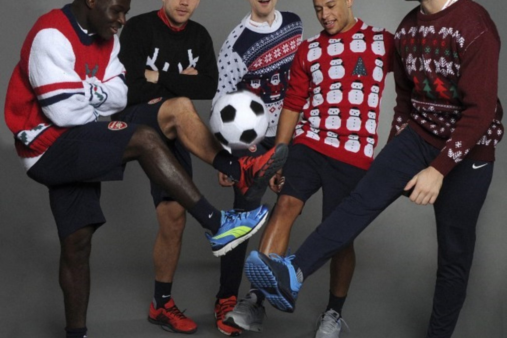 Mõnusad fotod: Arsenali mängijad jõulukampsunites 