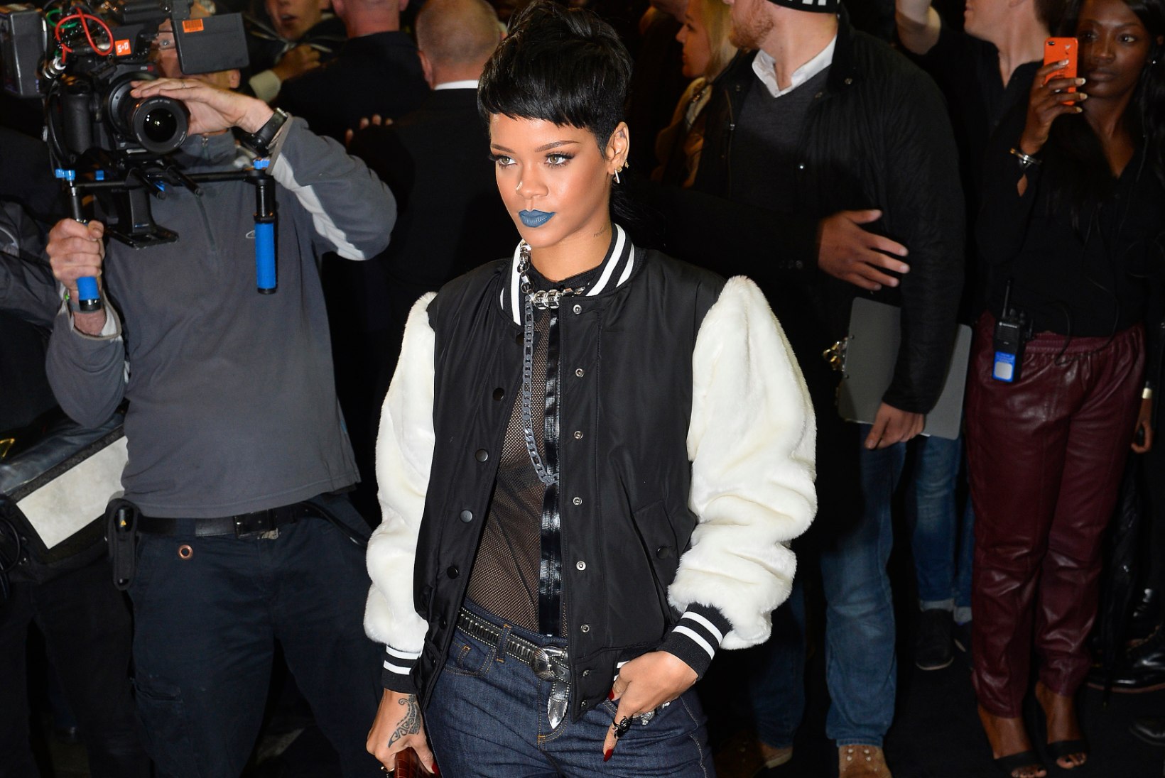 VIDEO: Rihanna esitles oma uut moekollektsiooni